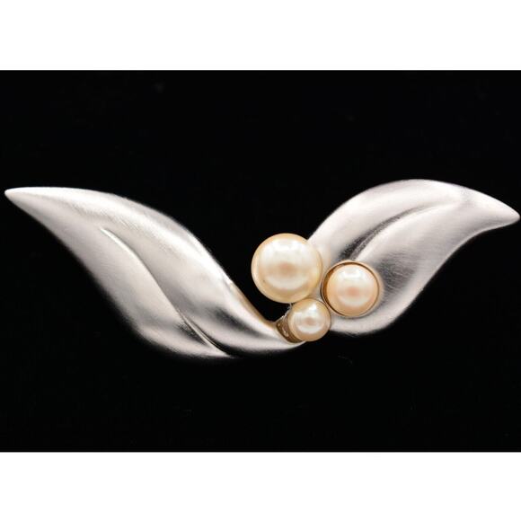 Givenchy Vintage Leaf Pin Brooch Brushed Silver Pearl Chunky Signed 1980s Bin1 - Picture 1 of 12